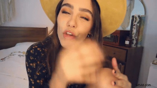 How to Start a Vlog: Ultimate Beginner s Guide to Becoming a Successful Influencer