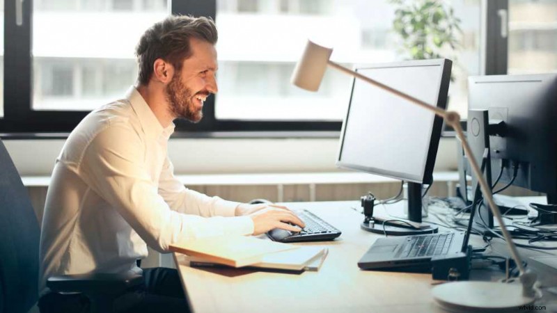 Ultimate Guide: Create High-Impact Video Ads for LinkedIn (20x More Views)