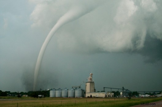 Breathtaking Close-Up Photo of a Lightning Strike in Texas