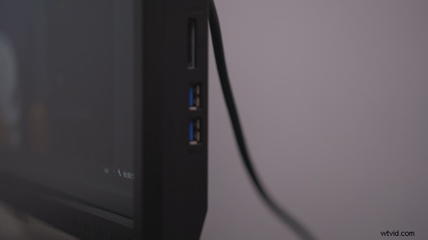 Fstoppers  Expert Review: BenQ SW320 & PV3200PT – Premier 4K Monitors for Pros