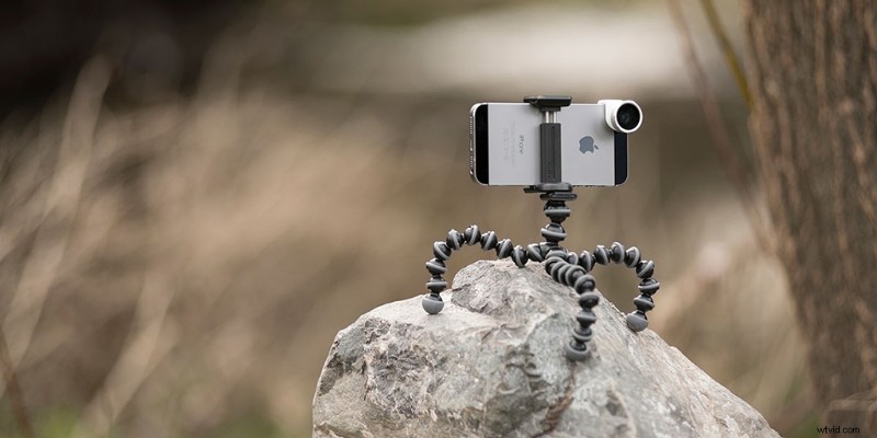 7 Must-Have Accessories for Professional Smartphone Filmmaking