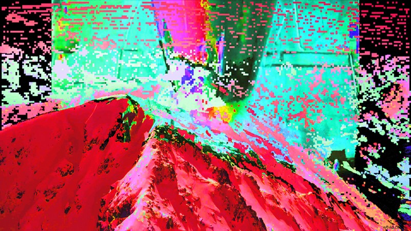 4 Expert Blending Techniques to Transform Ordinary Footage into Visual Spectacles