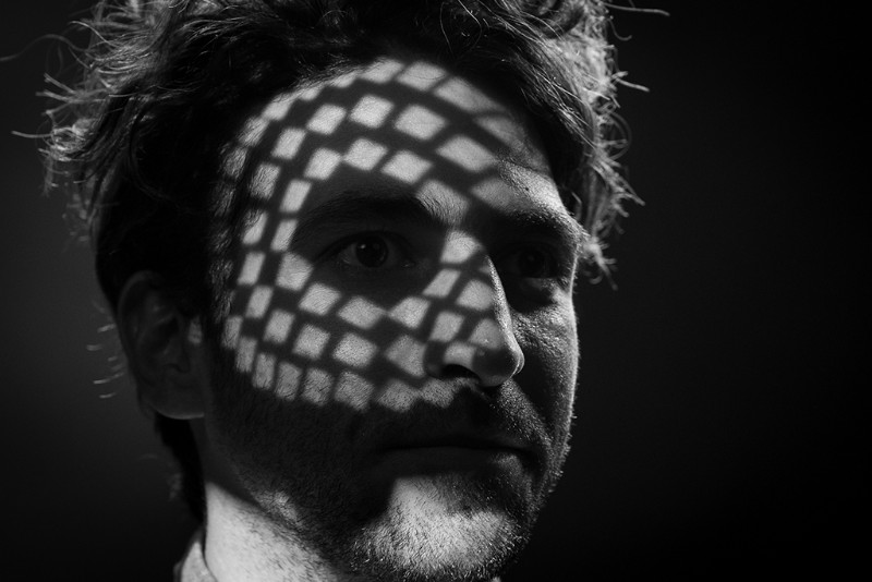 Master Dramatic Portraits: Unlock Shadow Photography Techniques