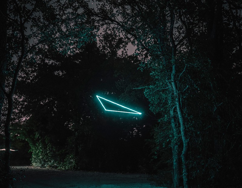 Master Long Exposure Photography with Electroluminescent Wire: Expert Tutorial