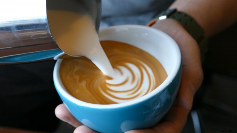 Premiere Pro Tutorial: How to Easily Change Colors in Footage – Step-by-Step Video Guide