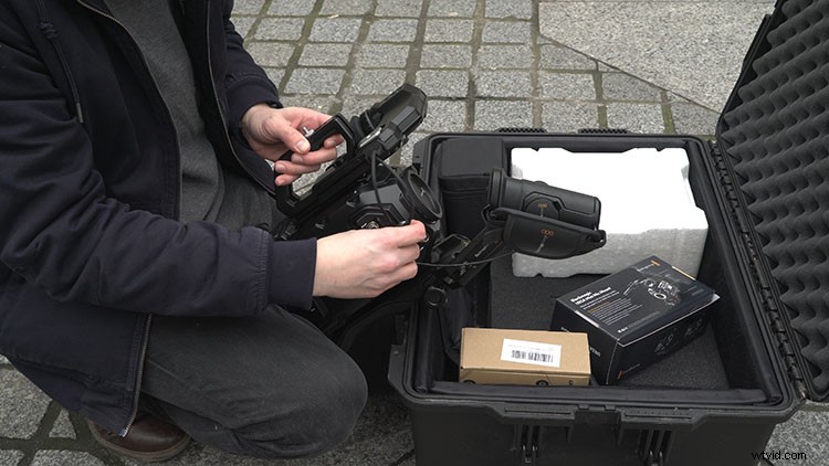 Master Cinema Vérité: 6 Essential Run-and-Gun Filmmaking Tips