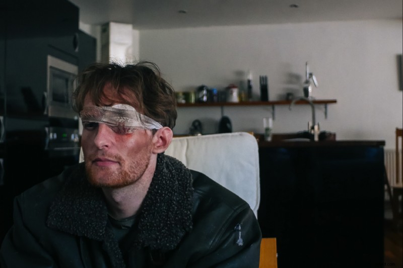 Expert Tips: Recreate Stunning Evening Light Indoors on a Budget with One Light