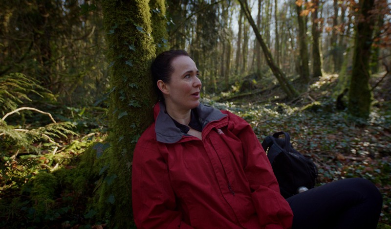 Master Conversational Filming with a 14mm Lens: Avoid Distortion & Capture Natural Dialogue