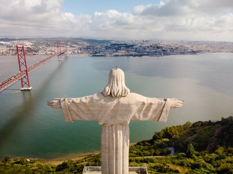 Drones Revolutionize Travel Photography: Paul Prescott s Journey to Aerial Agency Leadership