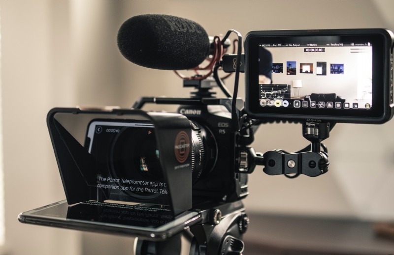 What Is a Teleprompter? How It Works and Why It s Essential for Presenters
