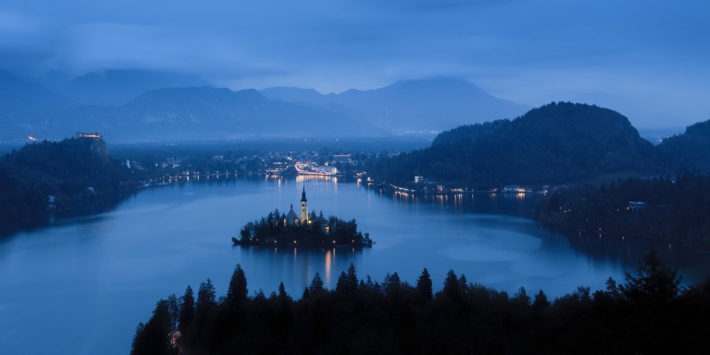 Expert Twilight Photography Tips: Master the Magic of Blue Hour