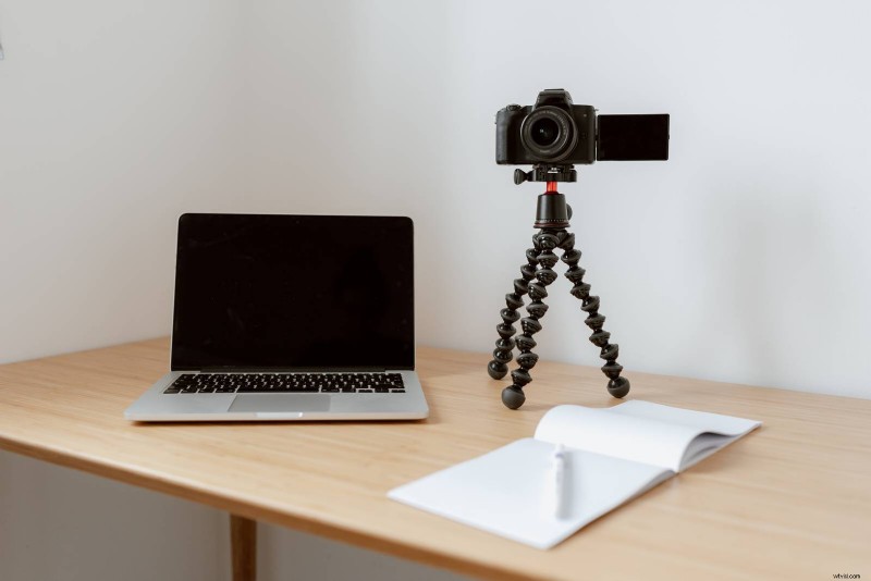 Blog vs. Vlog: Key Differences Explained Simply