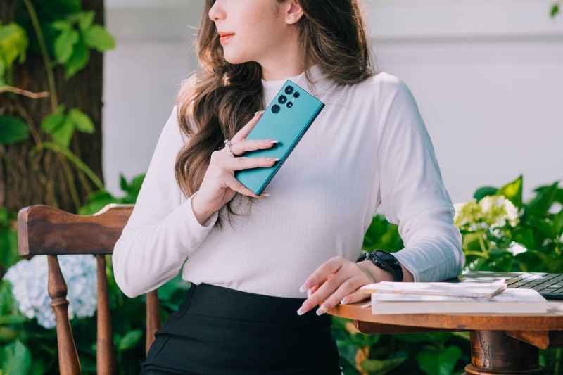 Best Smartphones for Video Recording in 2022: Top Picks & Features