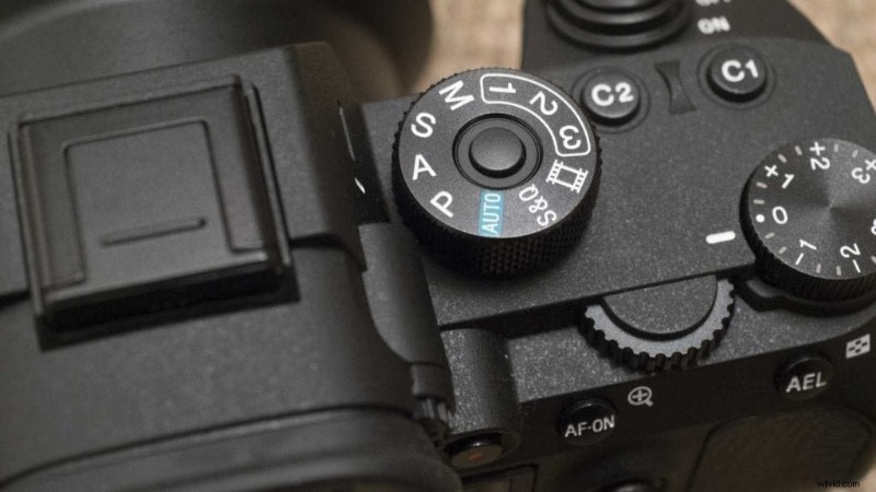 Pro Wedding Photographer Reveals Sony A9 & A7R III Camera Settings