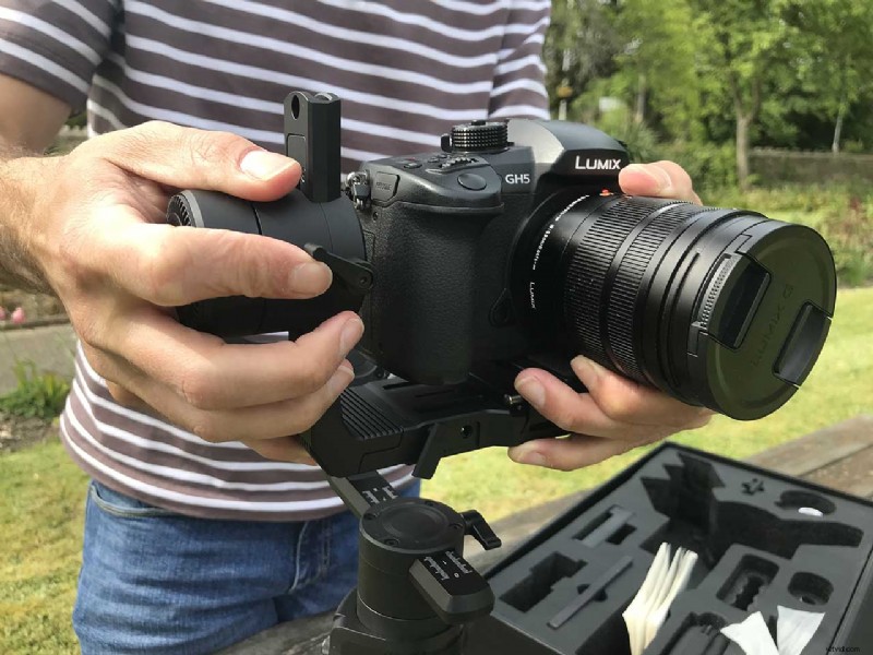 Step-by-Step Guide: Perfectly Balance Your Camera on the Gudsen Moza Air 2 Gimbal