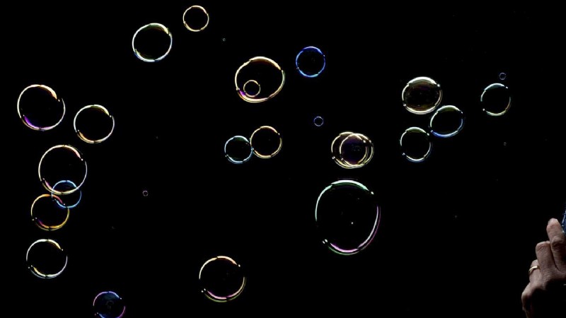 Master Rim Lighting: Pro Techniques for Dramatic Portraits & Product Shots