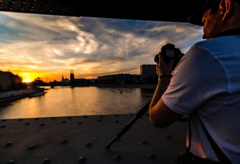 Essential Night Photography Tips for Sharp, Stunning Low-Light Shots