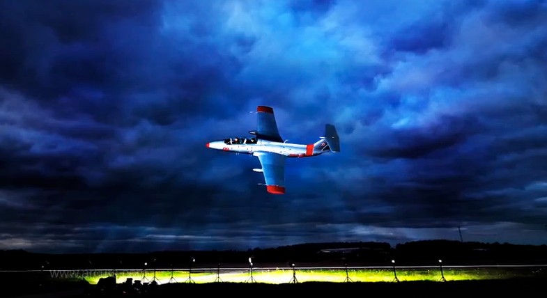 Incredible Photography: Photographer Lights Up a Flying Plane with Massive Strobe