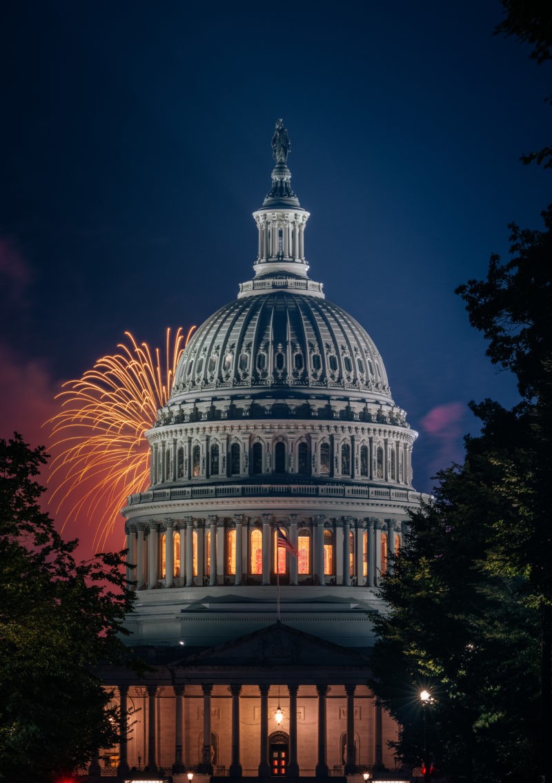 Mastering Fireworks Photography: Settings & Expert Tips