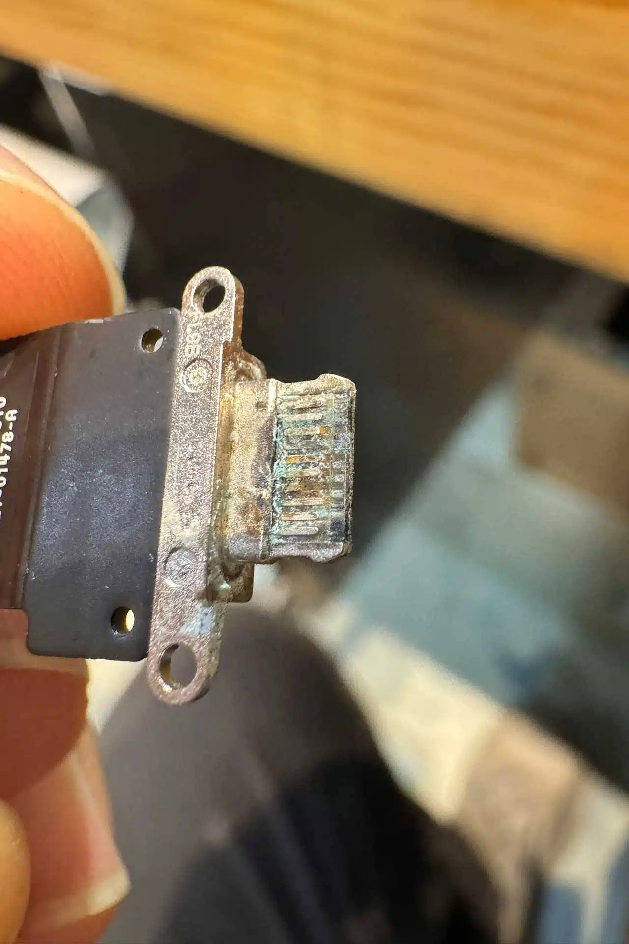 Recognize a Faulty Charging Port and Protect Your Device: Expert Repair Tips