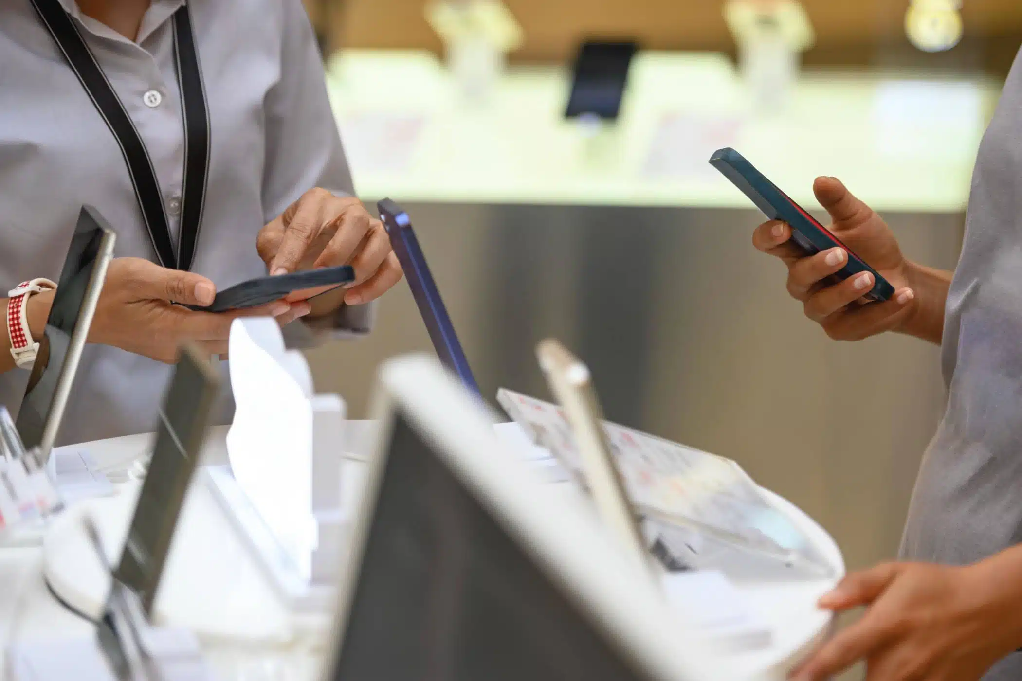 Trade-In vs. Sell Your Old Phone: Which is Best?