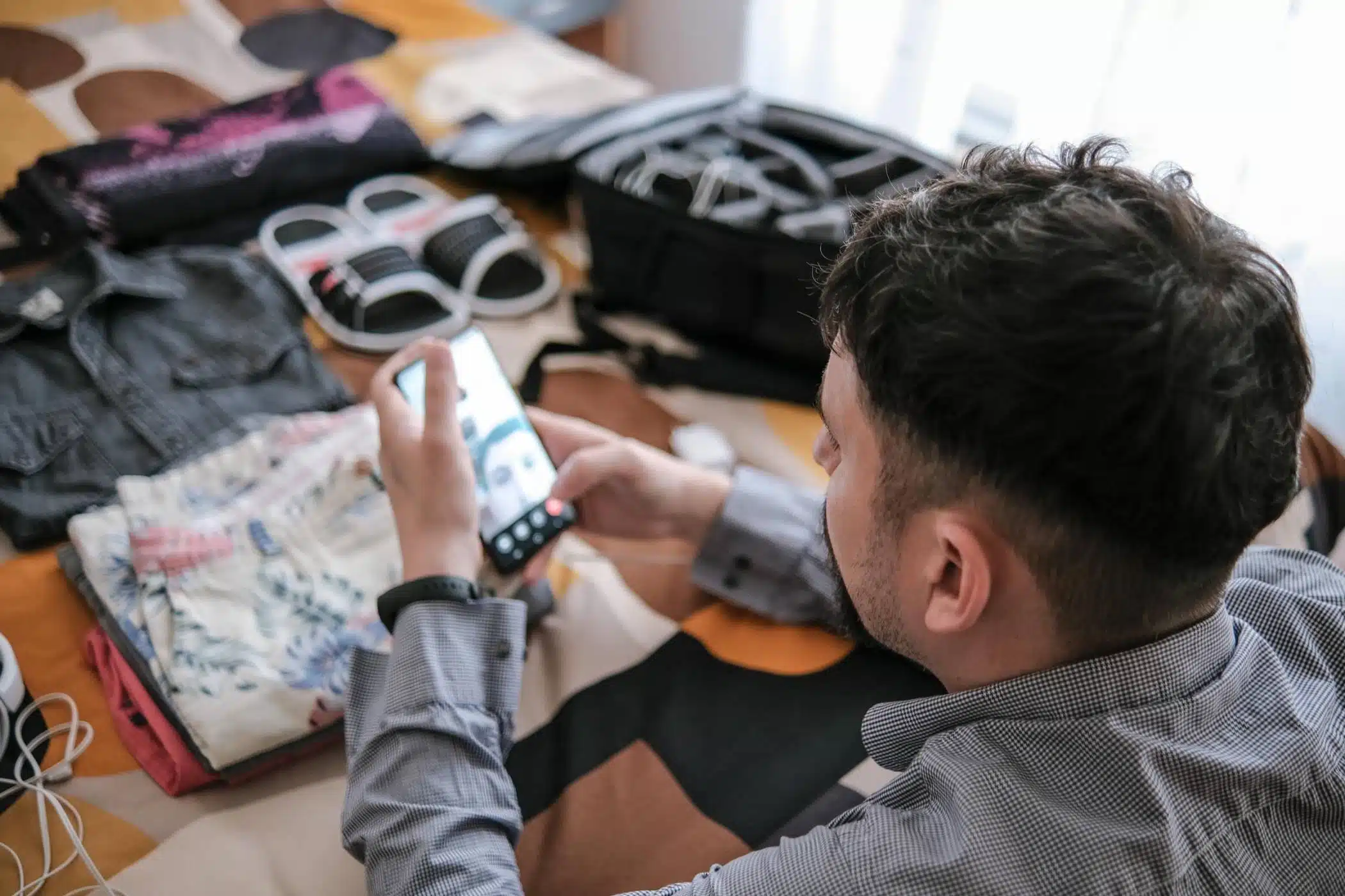 Traveling Abroad? 7 Essential Steps to Optimize Your Phone for International Use