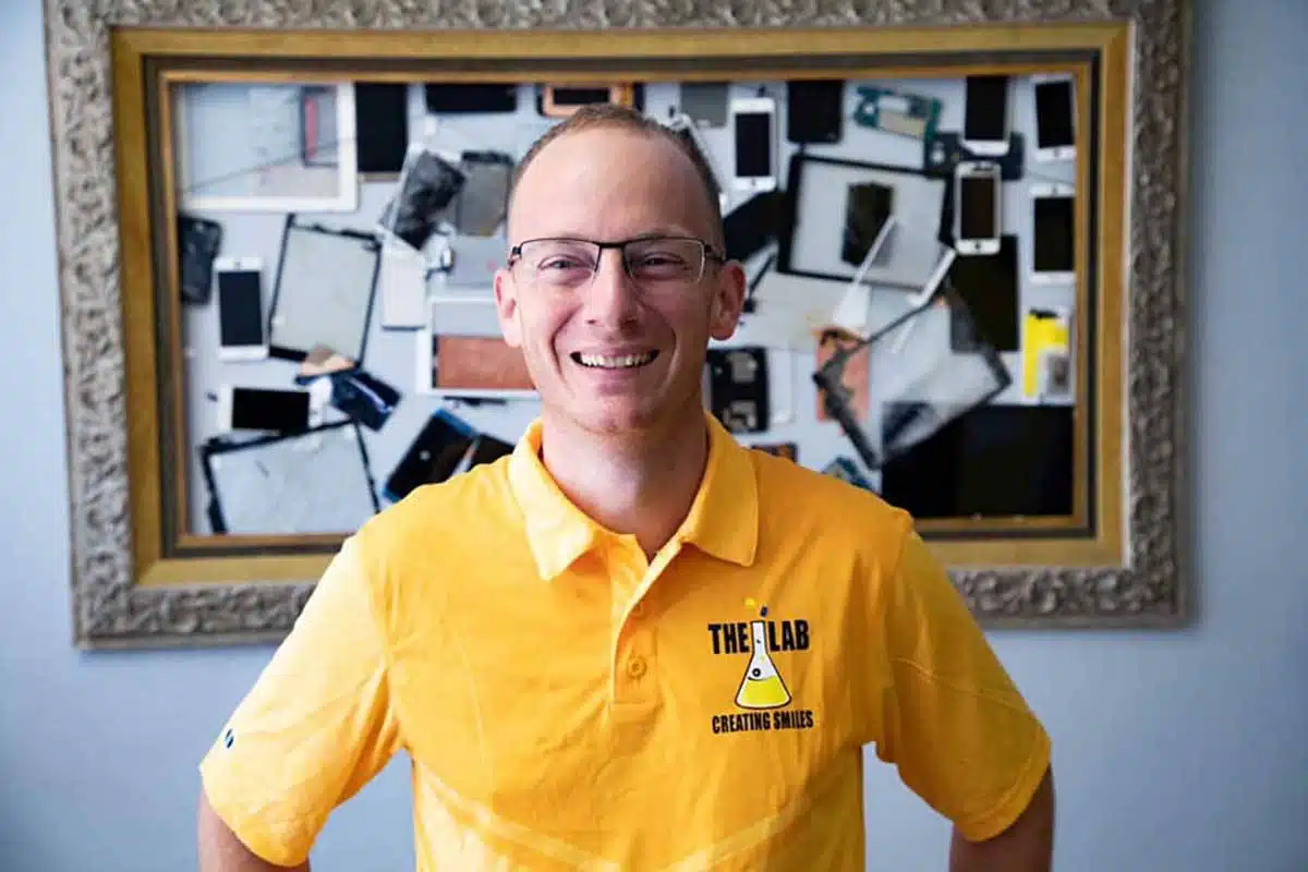 The Lab: Focused Expertise in Apple & Handheld Device Repair