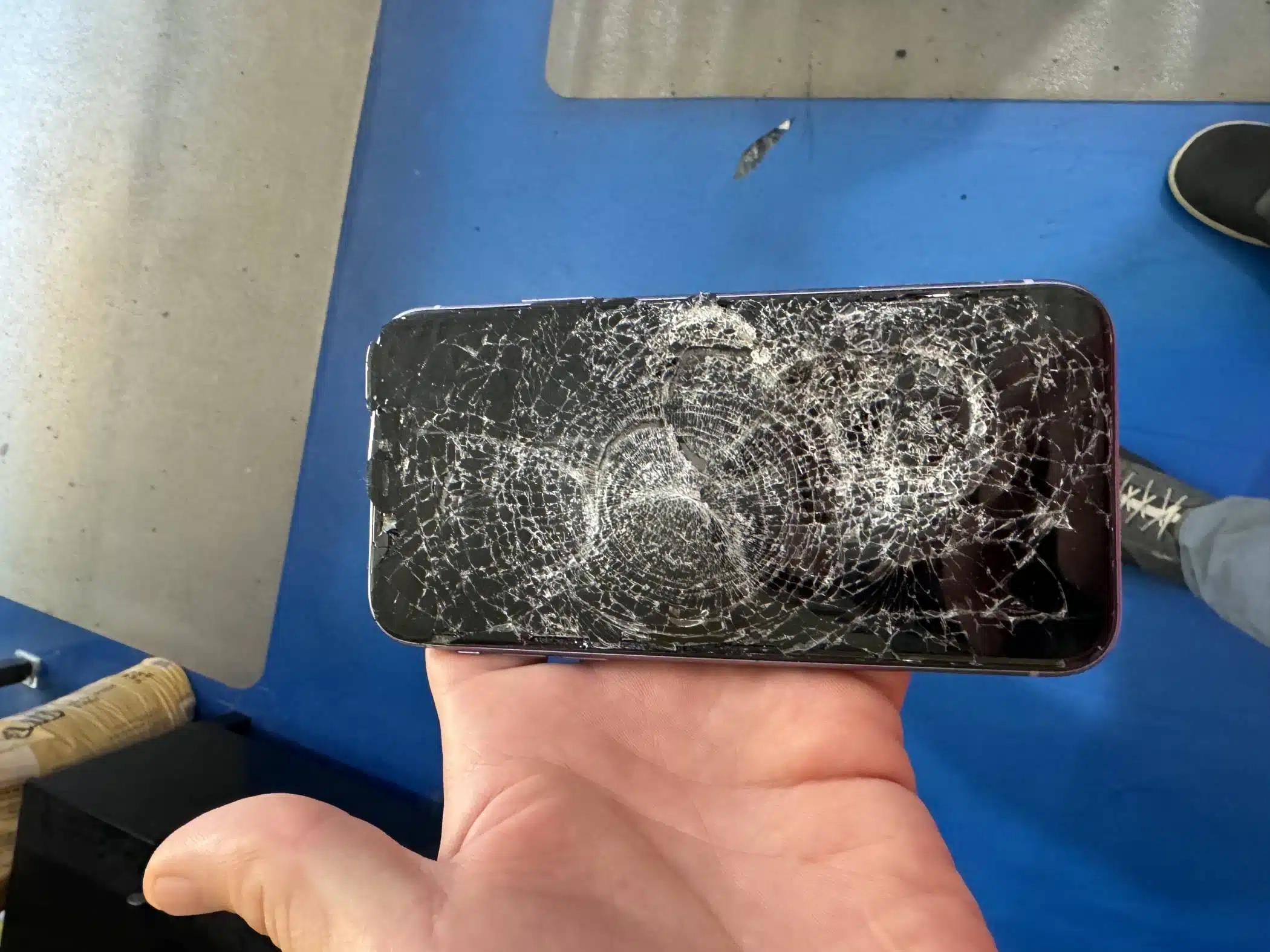 Protect Your Screen: Prevention & Repair of Electronic Screen Scratches