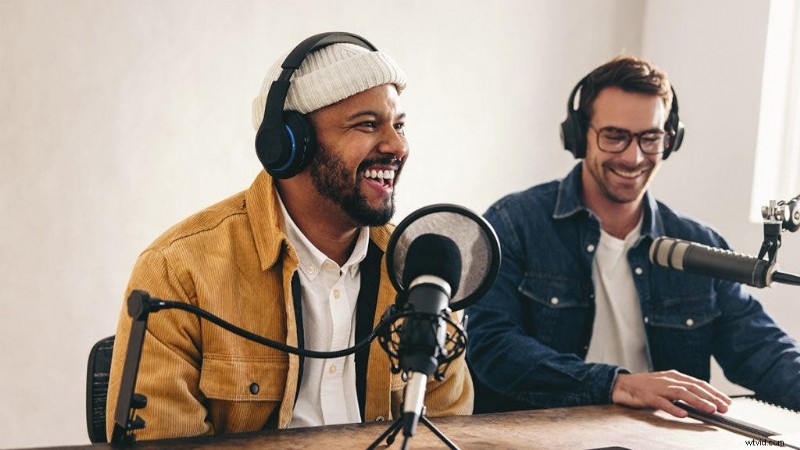 Dynamic vs. Condenser Microphones for Podcasting: A Comprehensive Guide