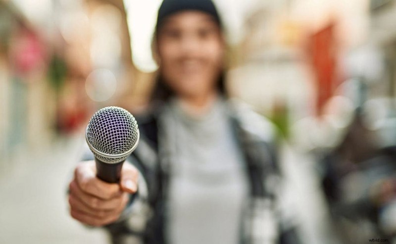 Dynamic vs. Condenser Microphones for Podcasting: A Comprehensive Guide