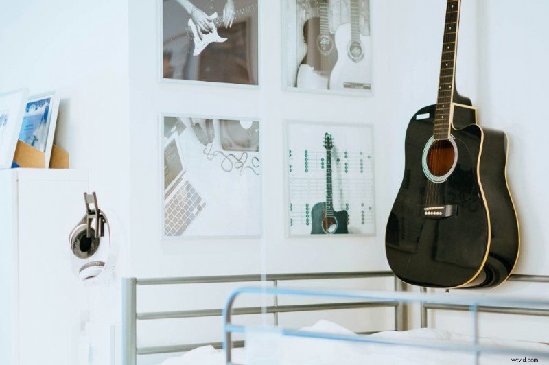 Dorm Room Tech Organization: Maximize Space & Productivity