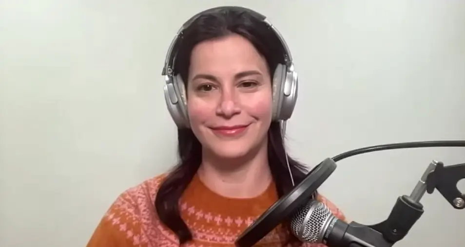 Professional Video Interview Backgrounds: Tips & Ideas