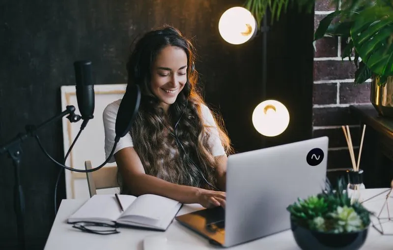 Best Buzzsprout Alternatives for Podcast Hosting in 2026 & Webinar Cost Breakdown