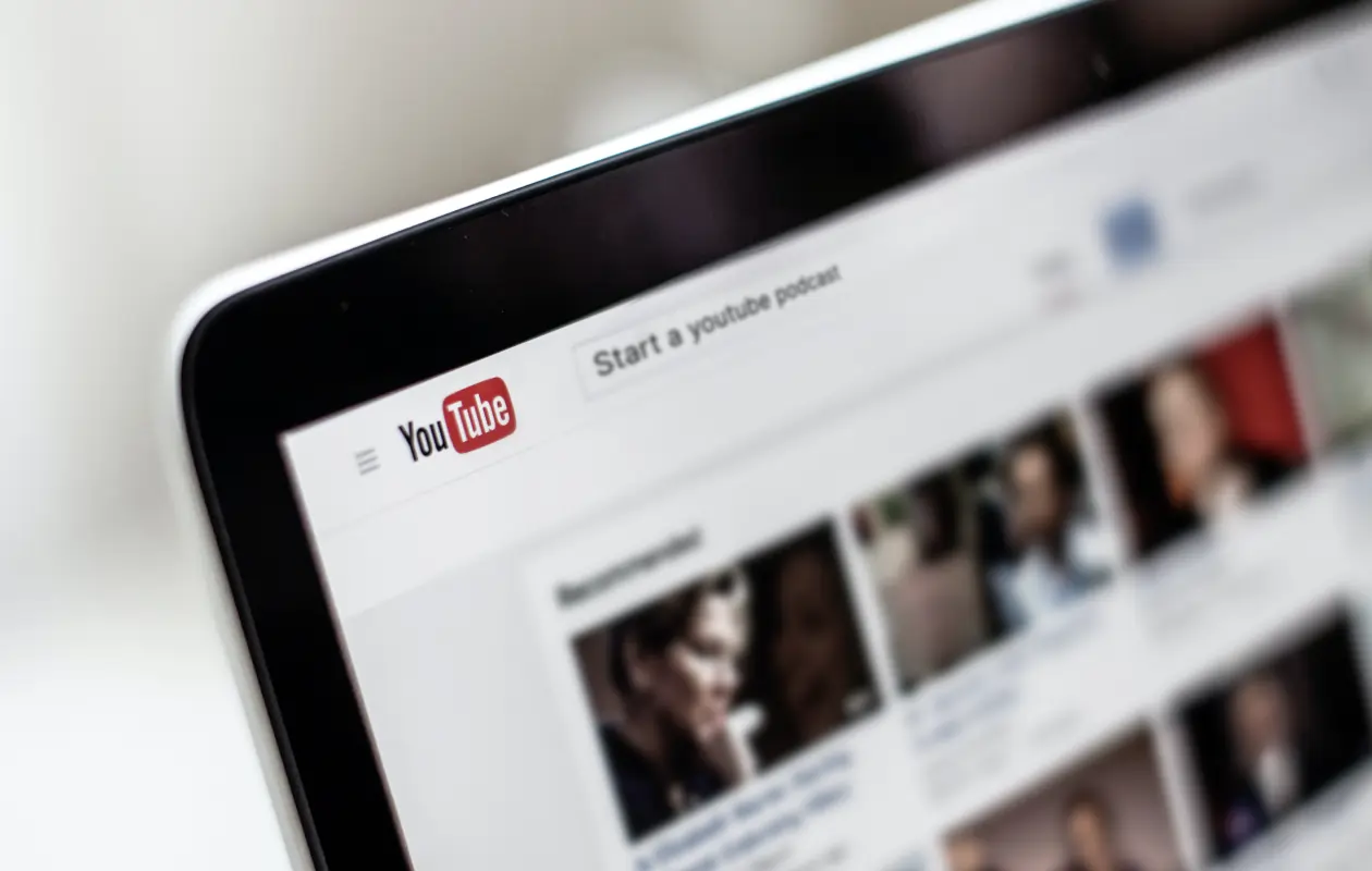 Best Buzzsprout Alternatives for Podcast Hosting in 2026 & Webinar Cost Breakdown